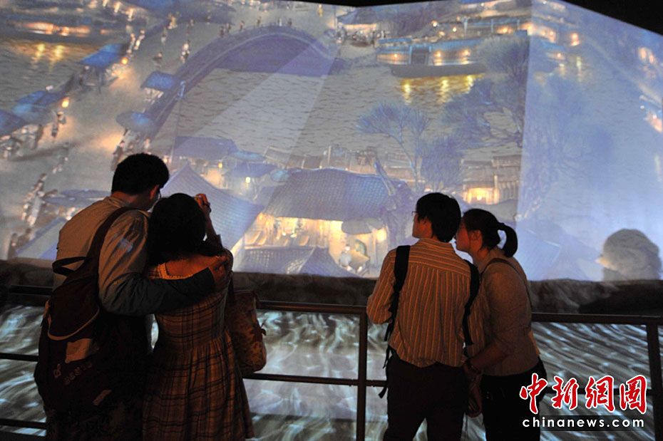 Электронная картина ?По реке в День поминовения усопших? представлена на ЭКСПО-2010 