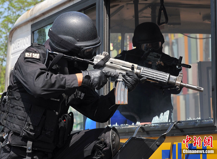 17 августа по местному времени на севере Сеула состоялся первый этап совместных военных маневров «Ulchi Freedom Guardian». 