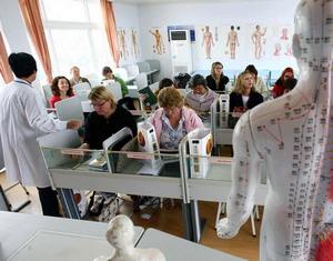 Иглоукалывание китайской медицины распространяется по миру