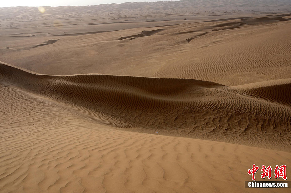 Площадь с востока до запада - около 1000 км, с юга до севера около 400 км, площадь составляет около 330 тысяч квадратных километров.